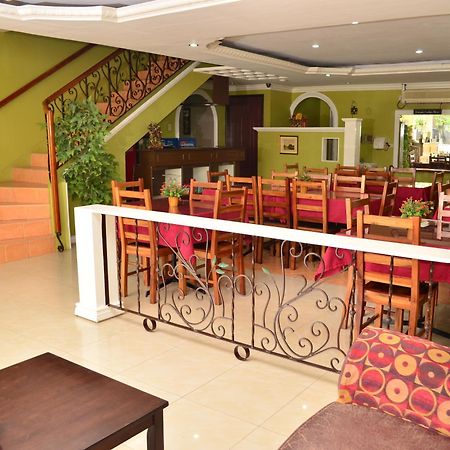 El Portal Inn 타그빌라란 외부 사진