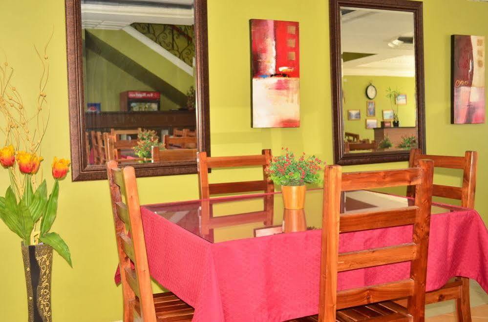 El Portal Inn 타그빌라란 외부 사진